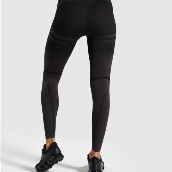 Gymshark ‘Geo’ Seamless Legging (S) - black - Picture 4 of 5